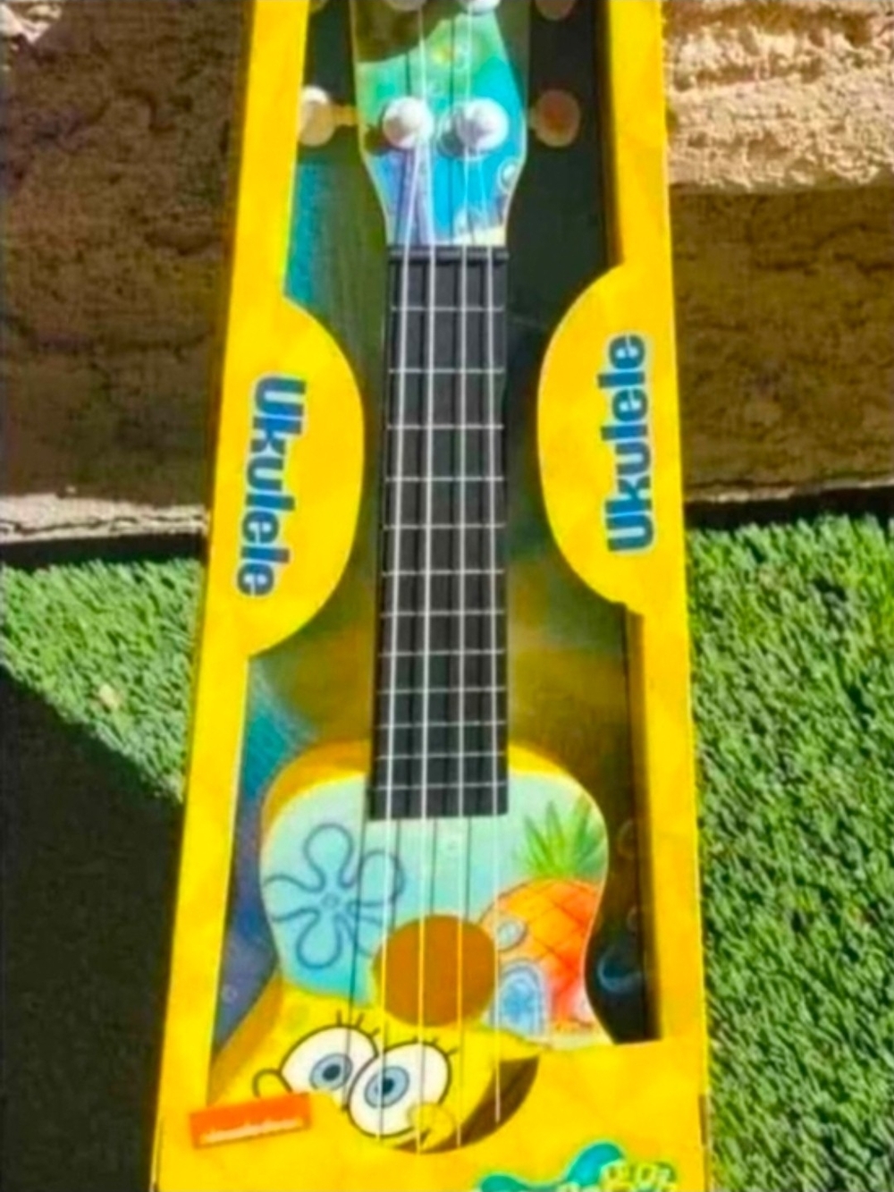 SpongeBob Themed Ukulele - Yellow Pineapple Design NEW